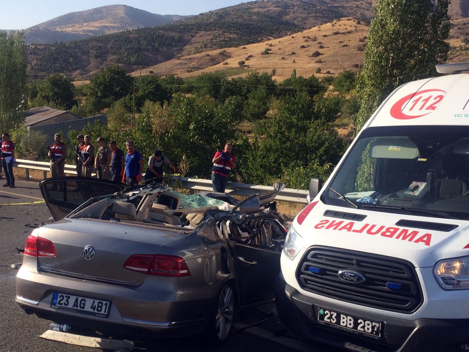 Elâzığ'da katliam gibi kaza: 3 ölü 1 yaralı