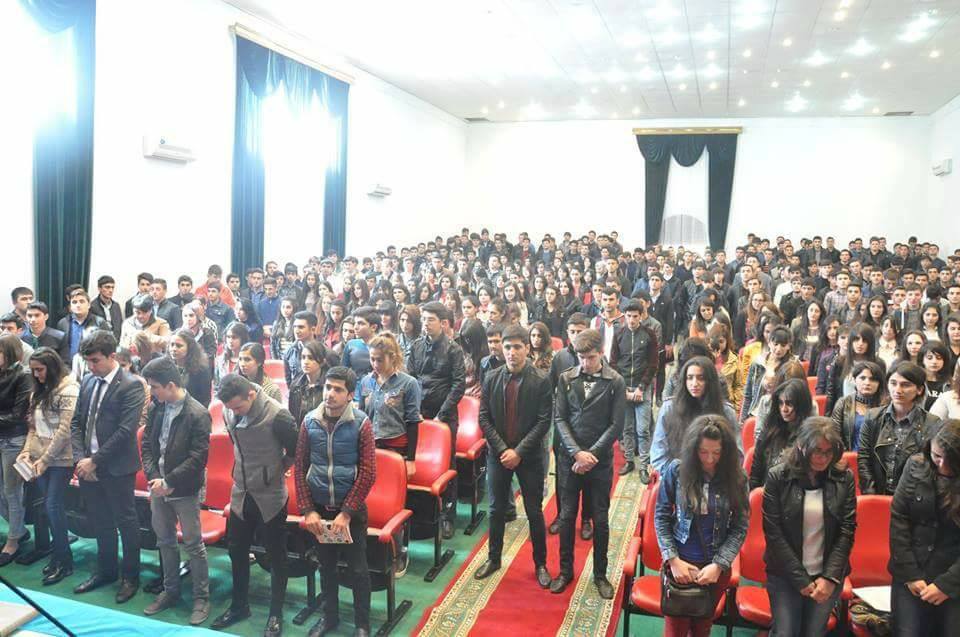 Azerbaycanlı öğrenciler tek ses: "Karabağ bizimdir, bizim kalacak" Azerbaycanlı öğrenciler tek ses: "Karabağ bizimdir, bizim kalacak"