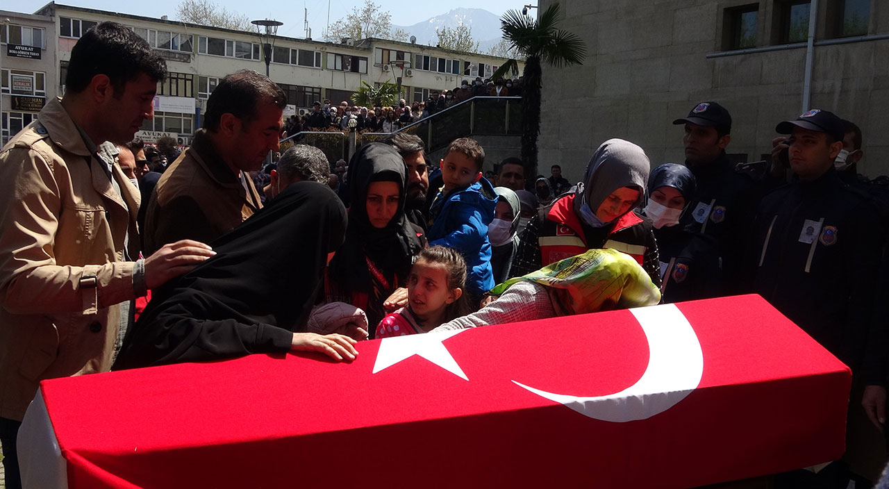 Şehit infaz koruma memuru için adliyede tören düzenlendi