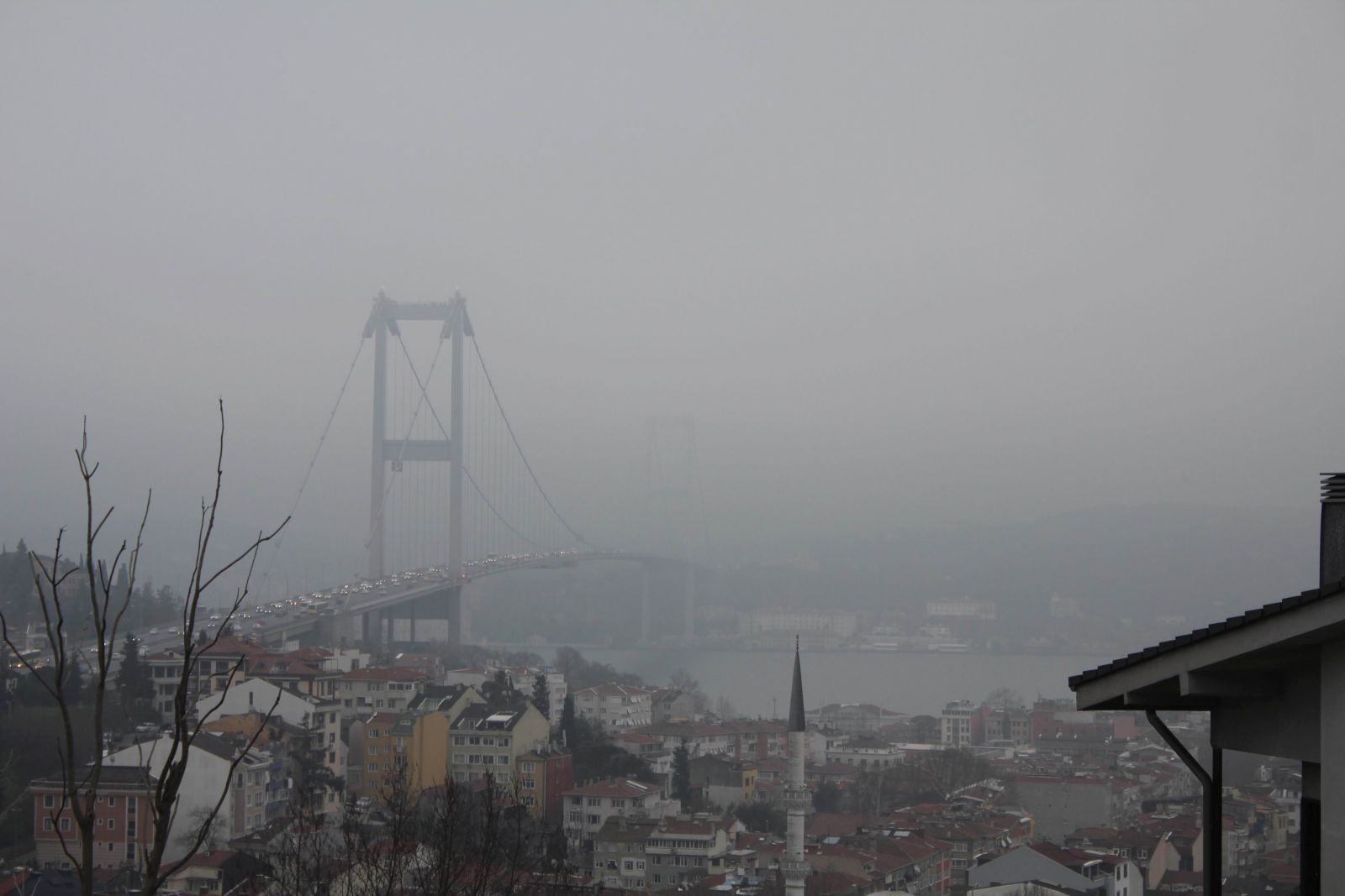 İstanbul'a adeta bulut indi! Vatandaşlar zor anlar yaşadı