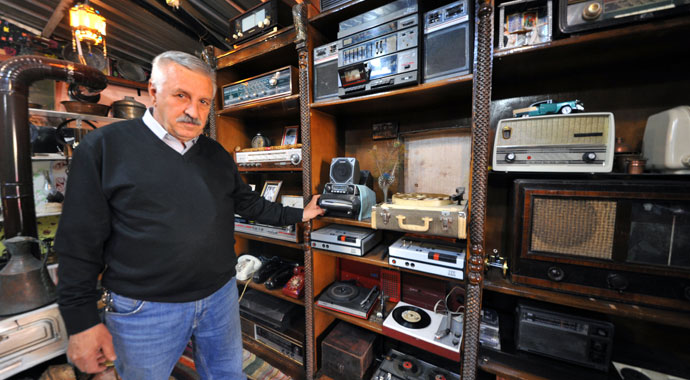 Evini müzeye çevirdi