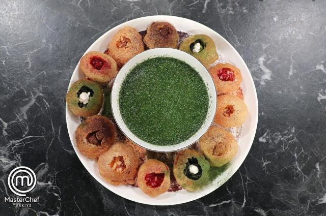 MasterChef Türkiye’de elenen yarışmacı Azize oldu: Gözyaşlarına boğuldu
