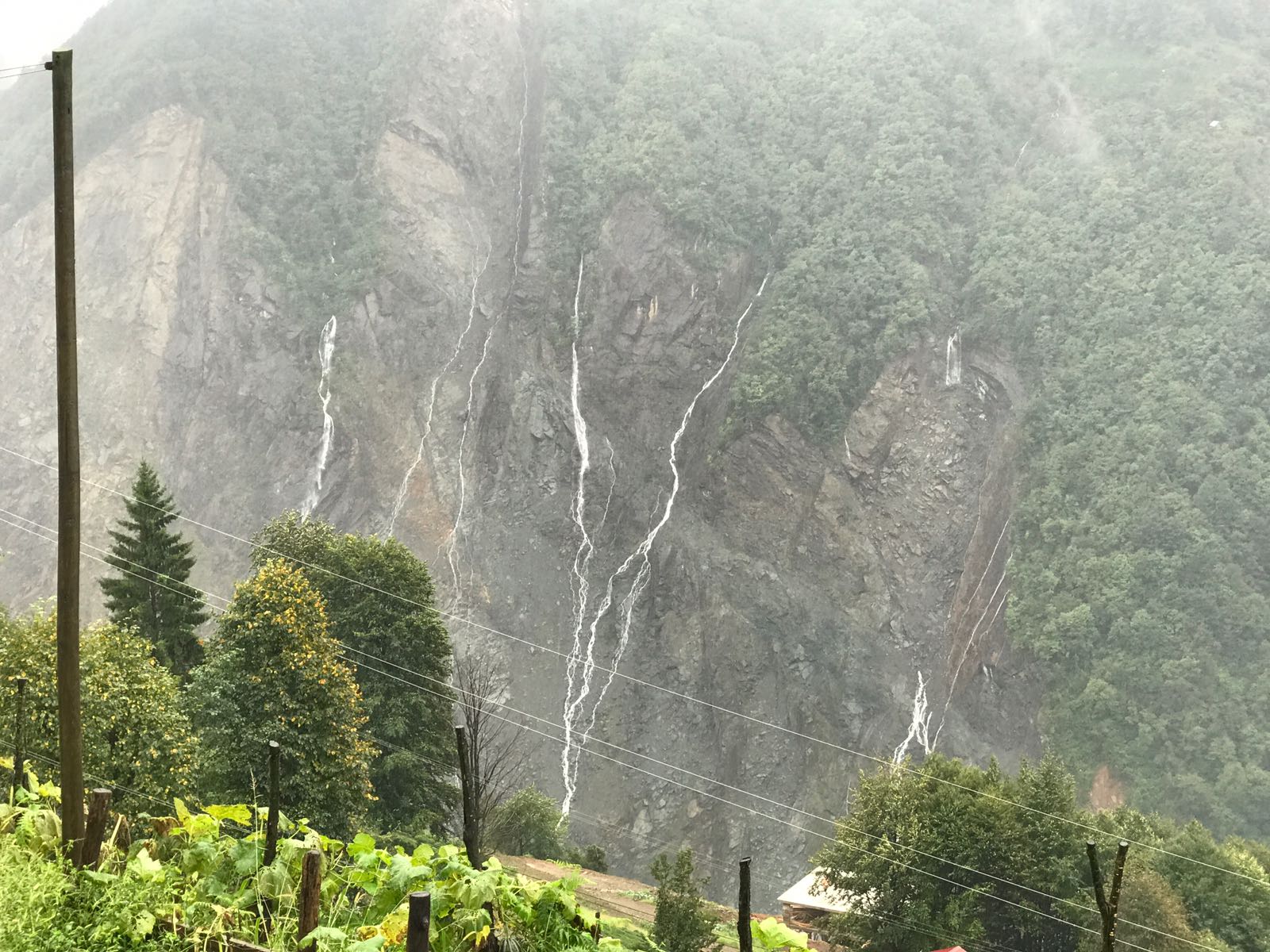 Rize'de heyelan riski! Çok sayıda ev boşaltıldı