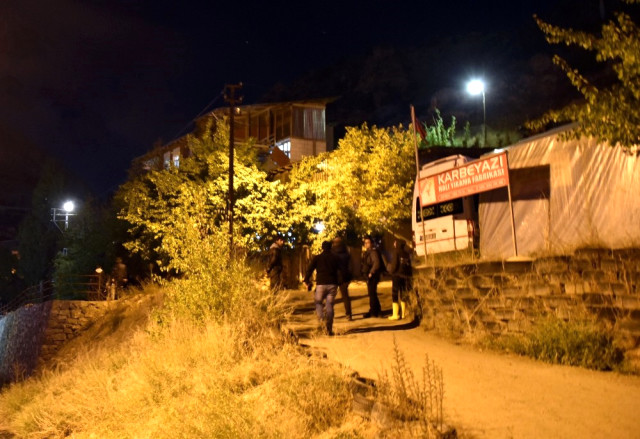 Önce 3 oğluna kurşun yağdırdı, aklı başına gelince ambulans çağırdı