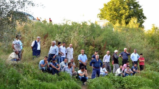 13 yaşındaki çocuk, girdiği dereden çıkamadı