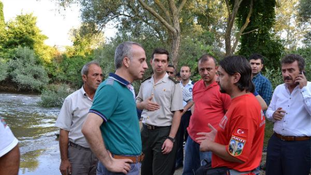 13 yaşındaki çocuk, girdiği dereden çıkamadı
