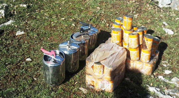 Diyarbakır'da teröristlere ait 6 sığınak imha edildi Diyarbakır'da teröristlere ait 6 sığınak imha edildi