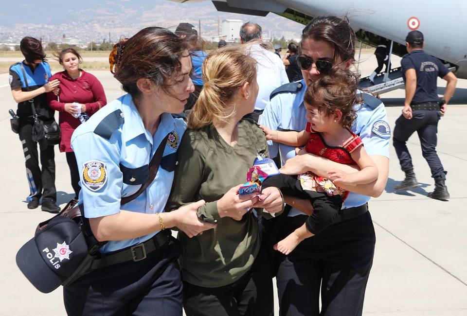 Babasıyla şehit olan minik Utku'nun annesinin feryadı