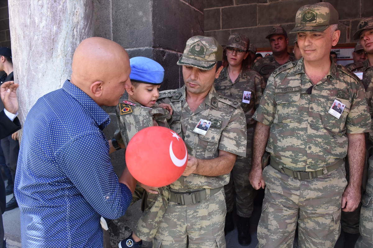Diyarbakır şehidini uğurladı