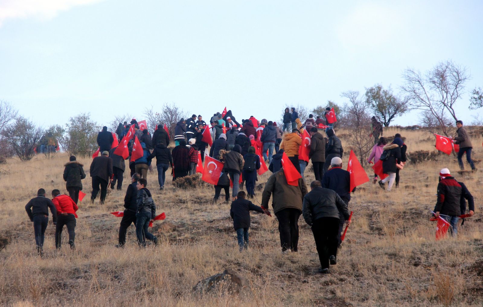Erzurum'da on binler ecdadın anısına tabyalara yürüdü