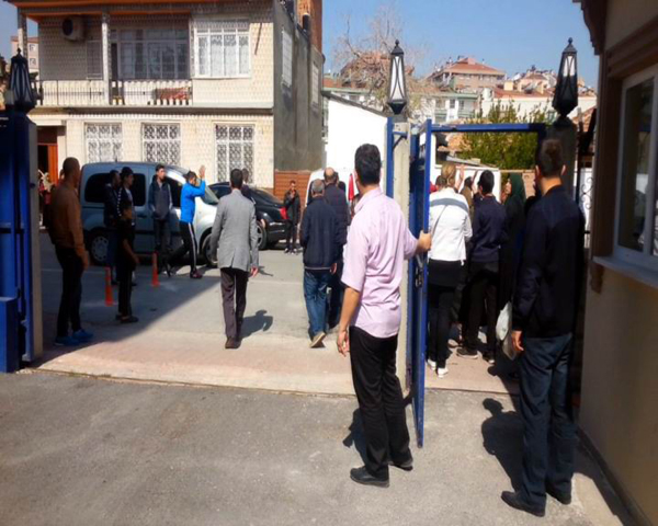 Cezaevine alkış ve tezahüratla uğurlandı!