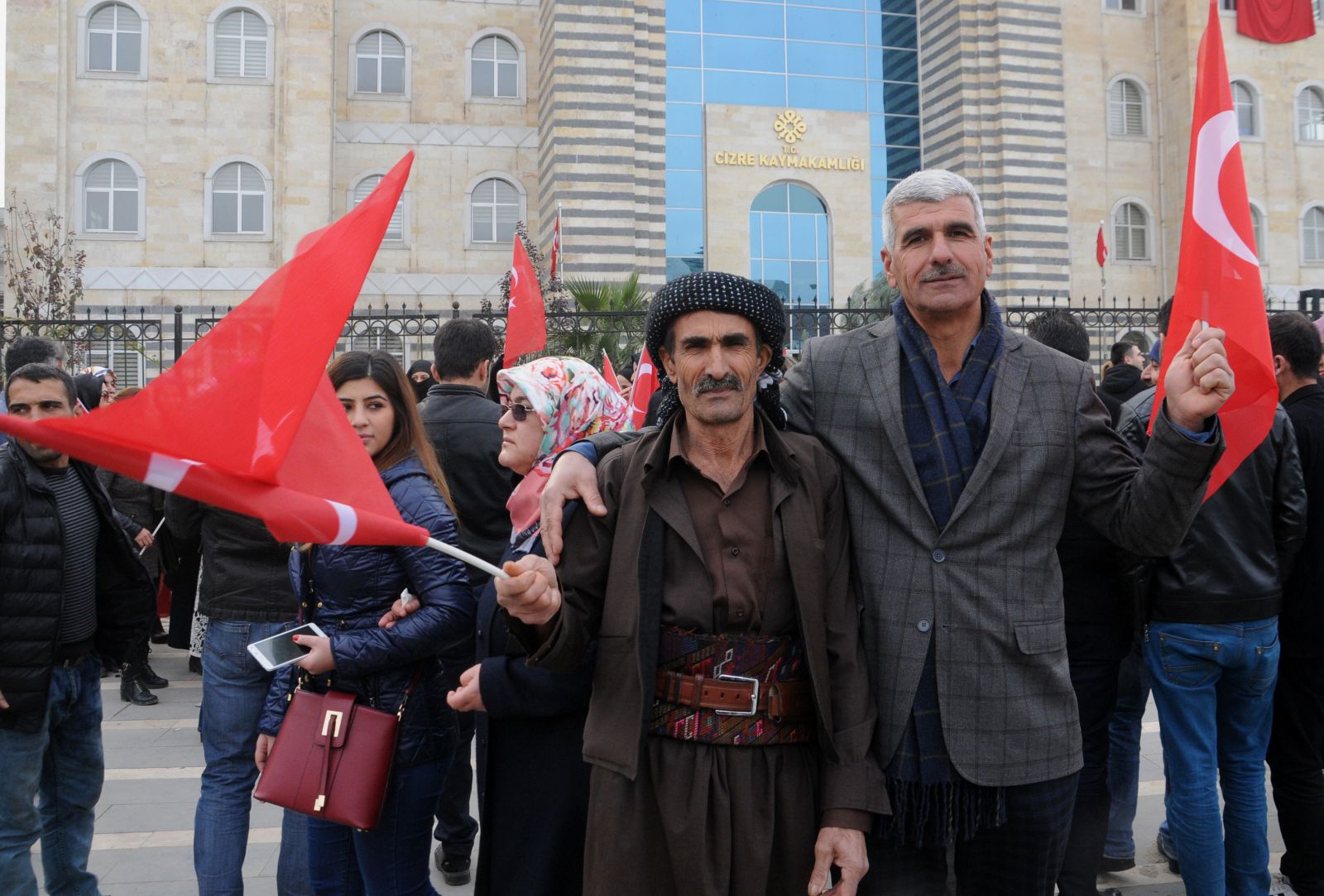 Cizre'de 2 bin kişi terörü protesto etti