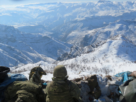 SAT ve SAS komandoları Fırat Kalkanı Operasyonu'na el attı