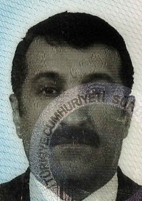 Tacizle suçlanan müdür ölü bulundu