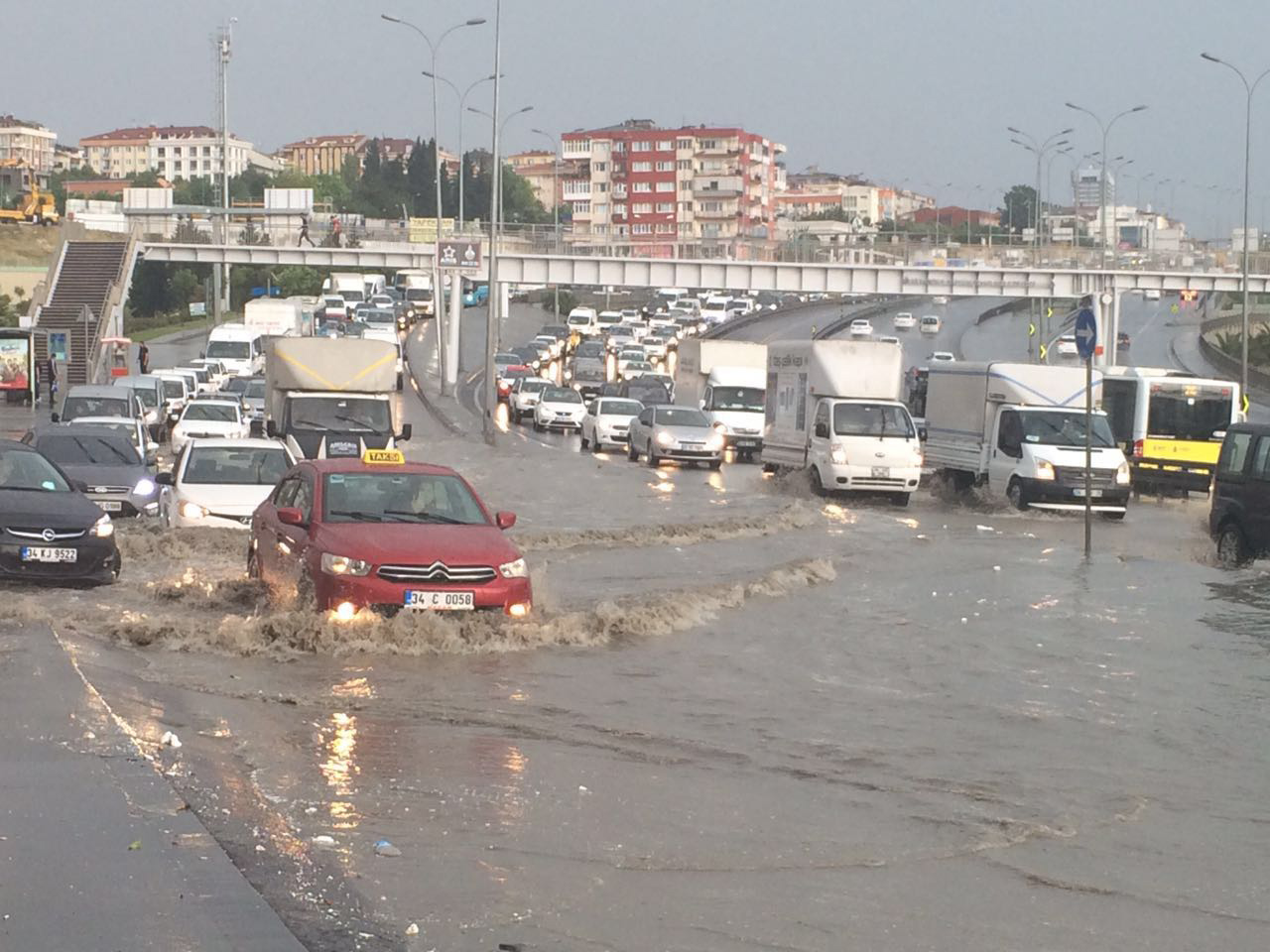 İstanbul'u yağmur vurdu!
