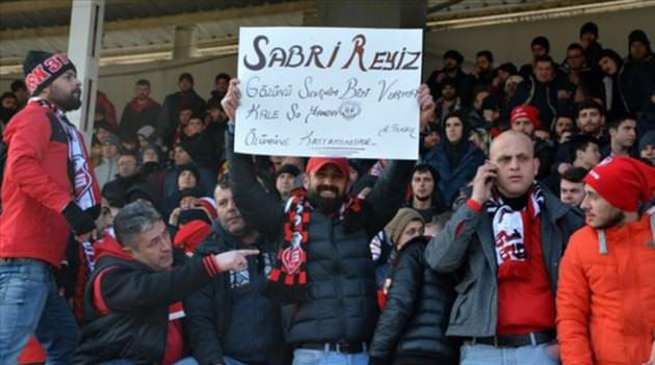 "Reyiz gözünü seveyim..."