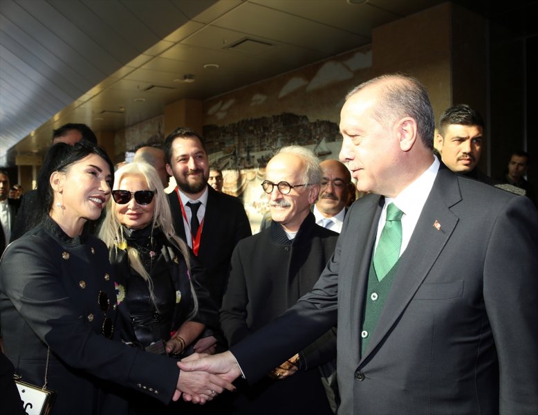 Ünlülerden AKM tanıtımına yoğun ilgi