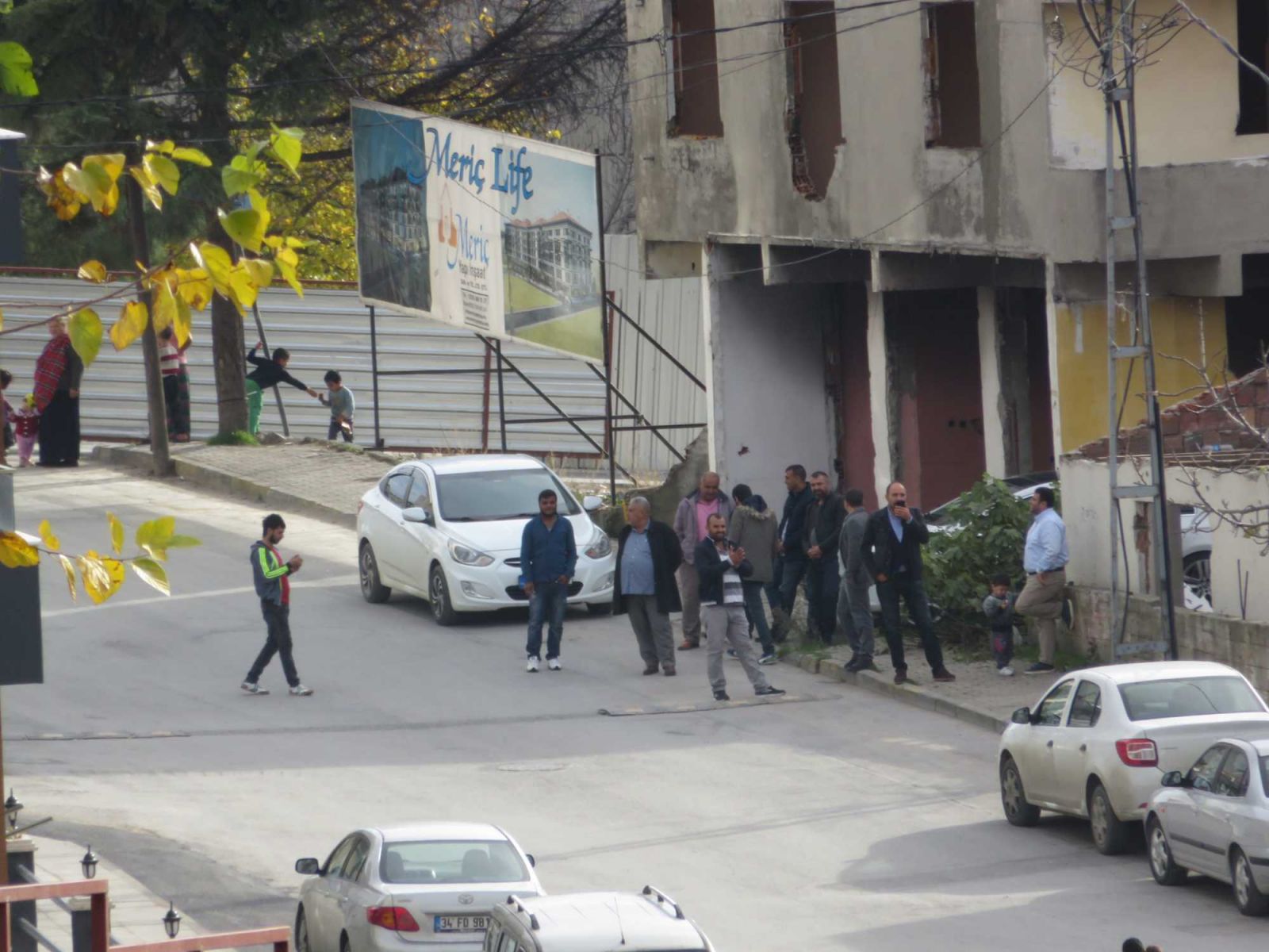 İstanbul'da polise taşlı saldırı
