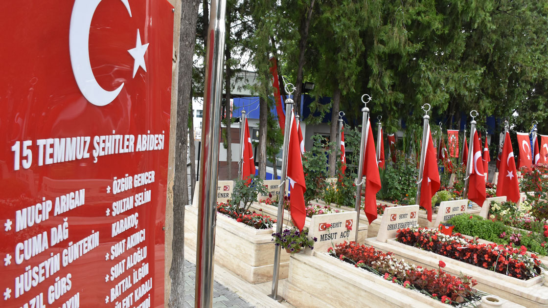 15 Temmuz şehitleri dualarla anıldı