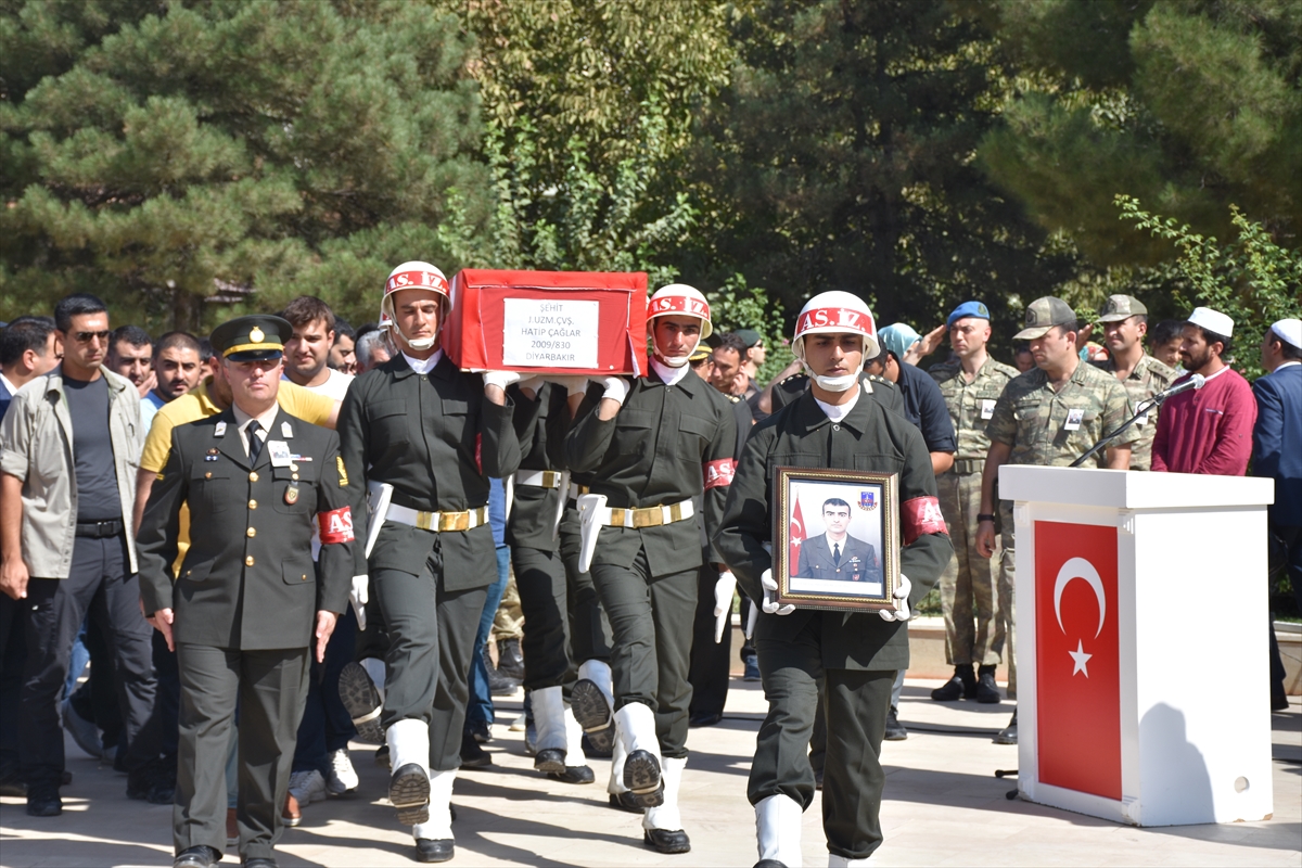 Diyarbakır şehidini uğurladı