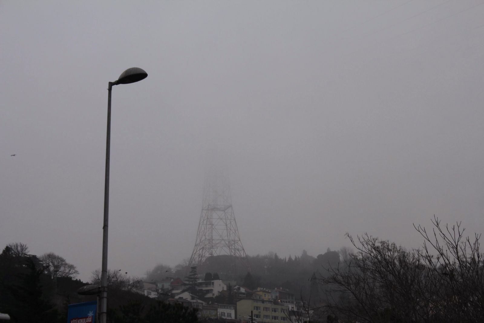 İstanbul'a adeta bulut indi! Vatandaşlar zor anlar yaşadı