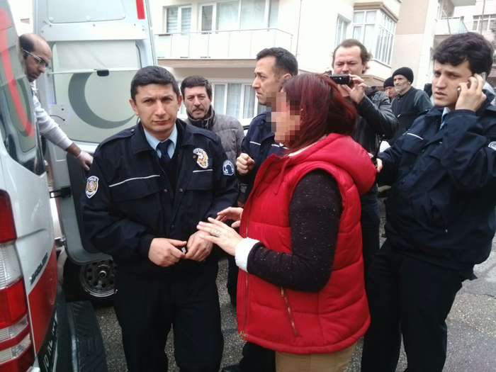 İntihar için çatıya çıktı, 'Kurtarın' diye itfaiyeyi aradı