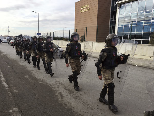 FETÖ'nün darbe girişimine ilişkin İstanbul'daki ilk dava başladı