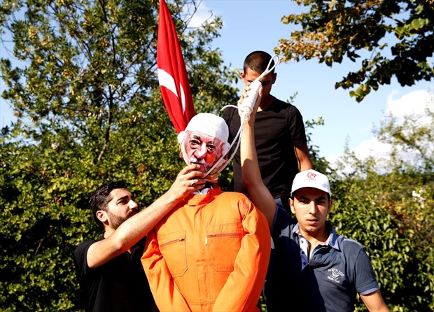 Türkiye demokrasisine sahip çıktı