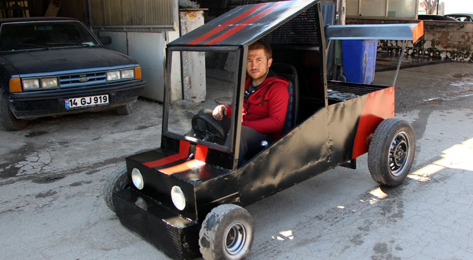 Hurda malzemelerden otomobil yaptı