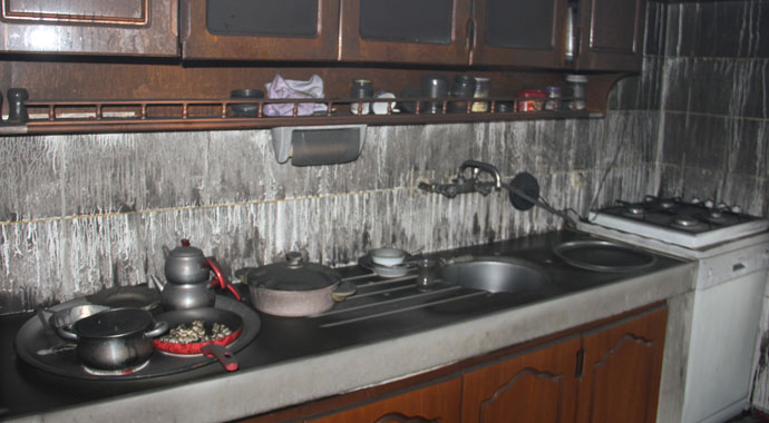 Evi yanan kadının gözyaşları