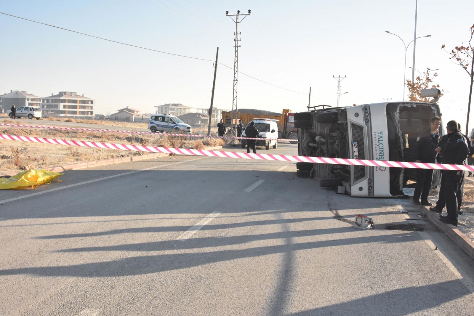 Öğrenci servisi ile kamyon çarpıştı: 1 ölü, 14 yaralı