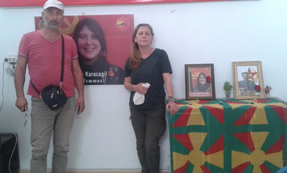 Kırmızı fularlı teröristin annesi terörü övüyor