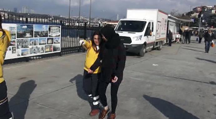 Üsküdar'da selfie çeken turist denize düştü