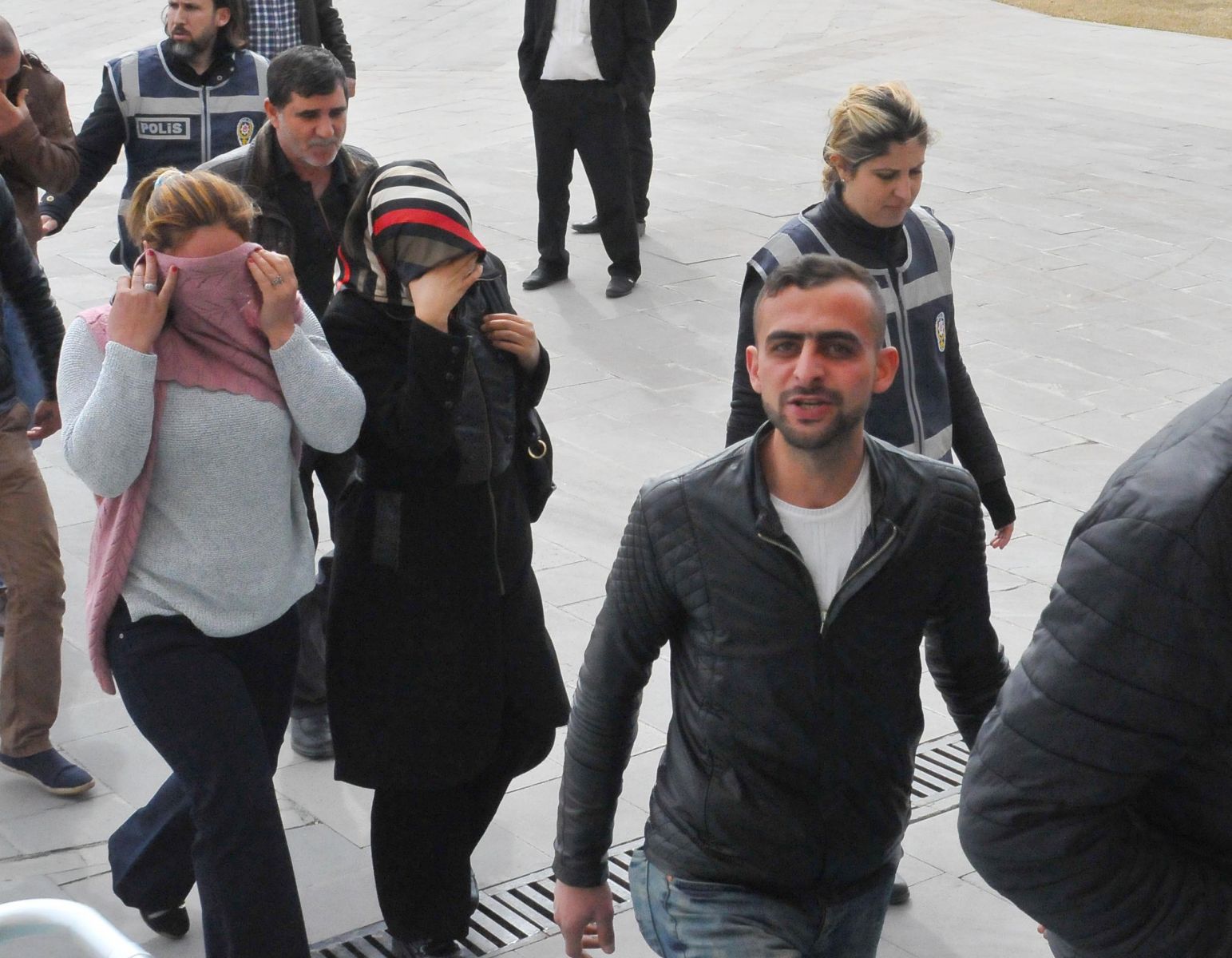 10 yıl hapse çarptırıldı, haberin başlığını sordu