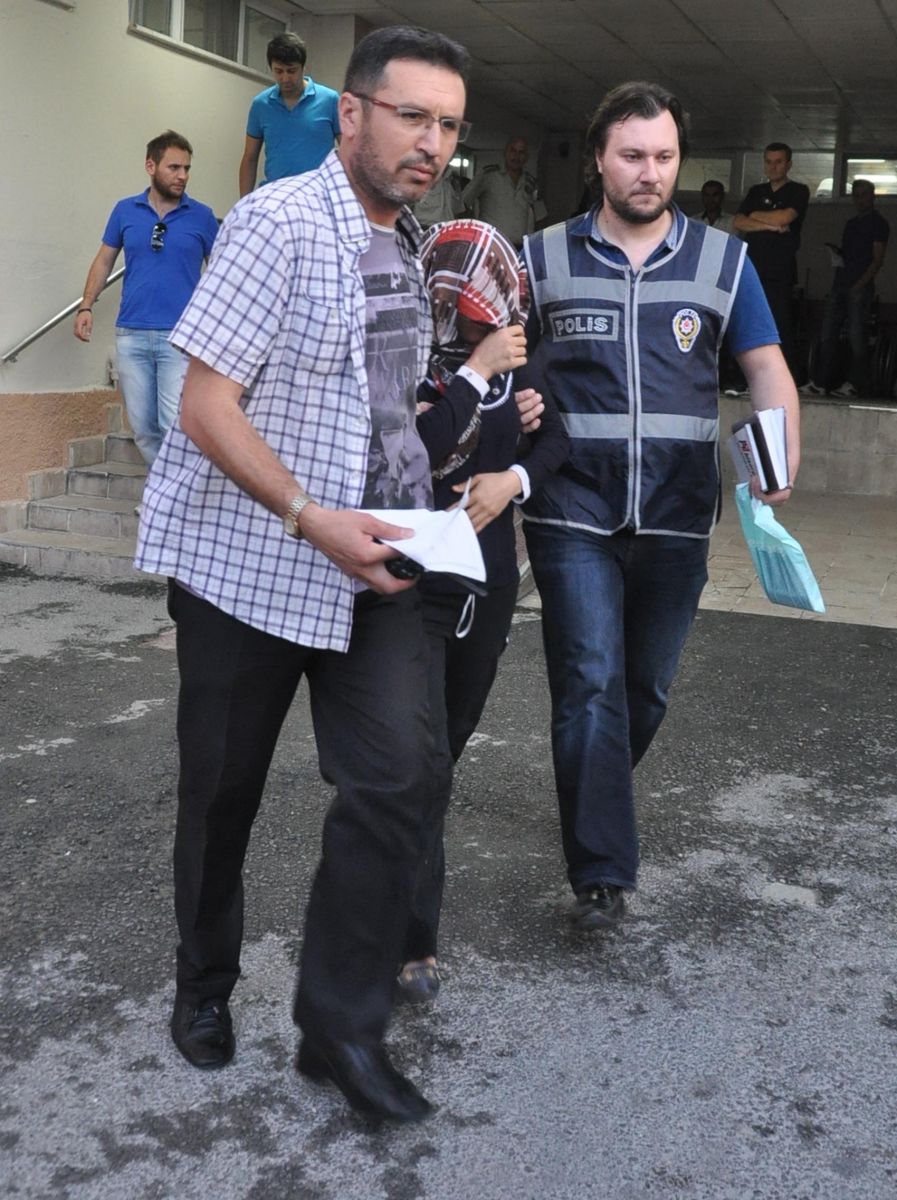 Evine gelen tesisatçıyı öldüren kadına 15 yıl hapis!