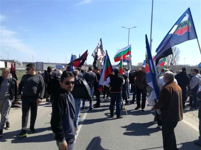 Bulgarlar, Türkler gelmesin diye yolları kesti