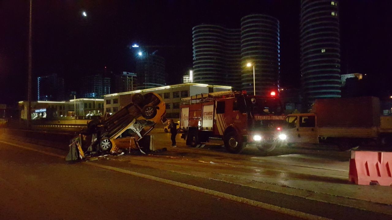 İstanbul'da taksi takla attı, ölü ve yaralılar var