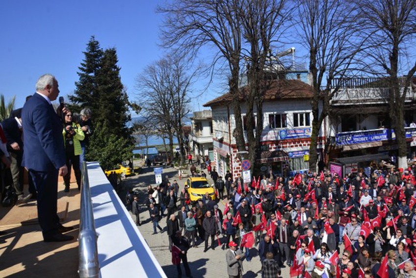 CHP'li başkan 'Hayır' otobüsünden 'Evet' deyince olan oldu