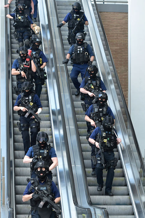 Londra'da yeni baskın ve gözaltılar