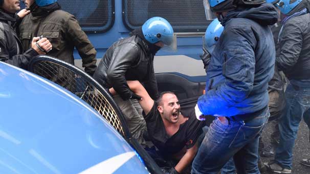 İtalya karıştı, polis eylemcilere acımadı!