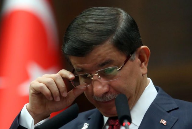 Davutoğlu'nun duygusal anları!