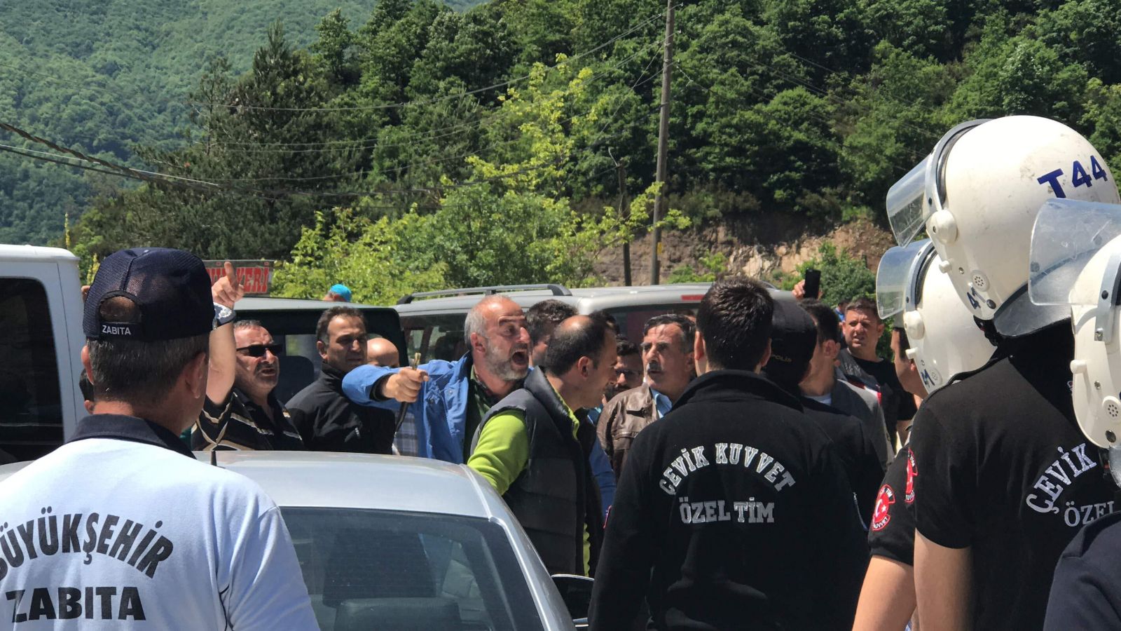 Yuvacık Barajı çevresindeki tesislerin yıkımında biber gazlı müdahale