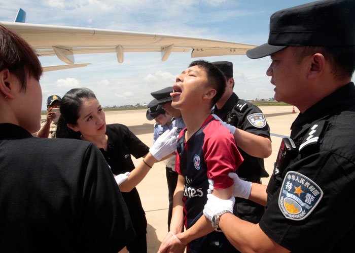Kamboçya 74 Çinliyi sınır dışı etti
