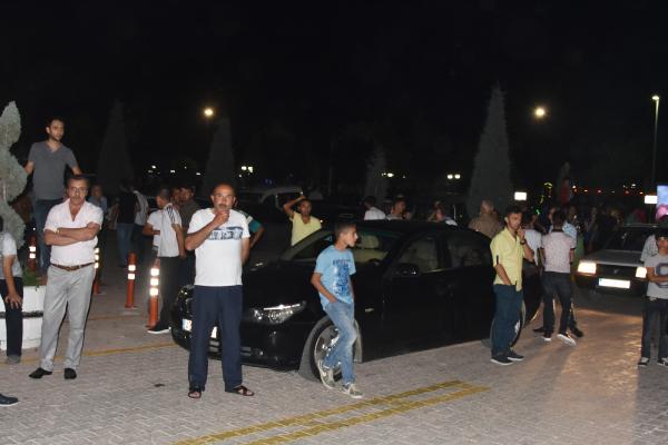 Taciz iddiası şehri karıştırdı, linçten polis kurtardı