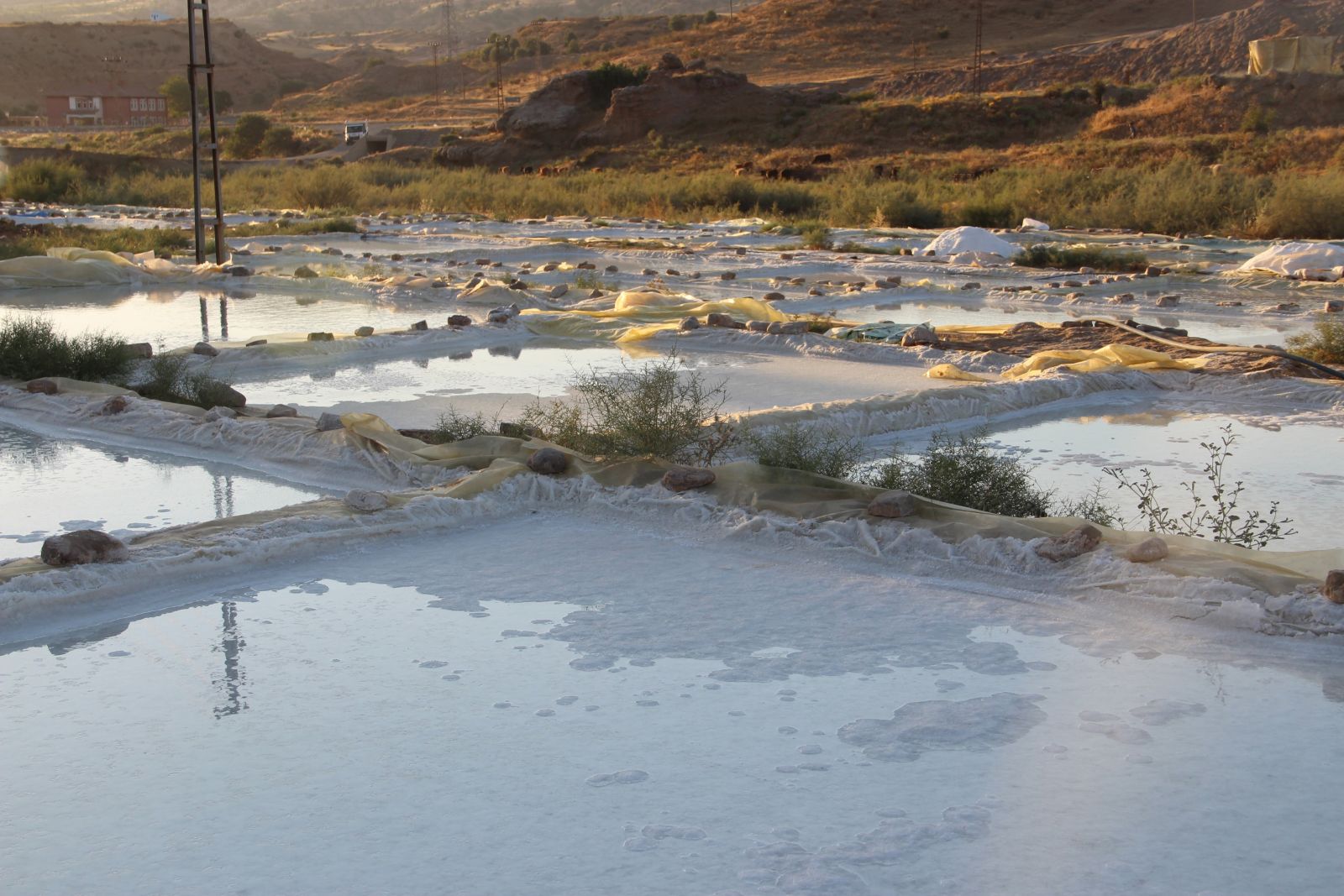500 yıldır doğal yöntemlerle tuz üretiyorlar