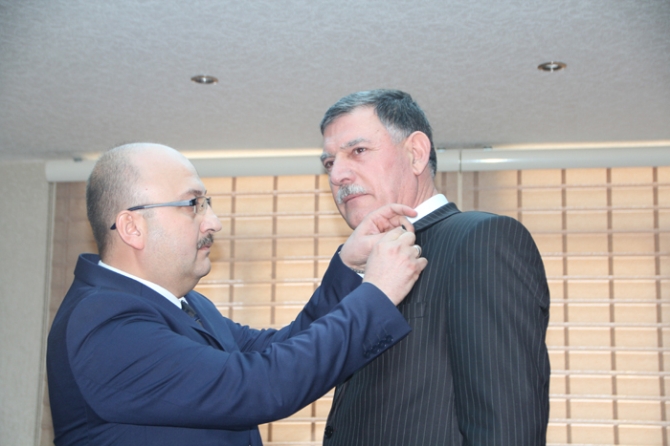 CHP’li belediye başkanı ve iki meclis üyesi AK Parti’ye geçti