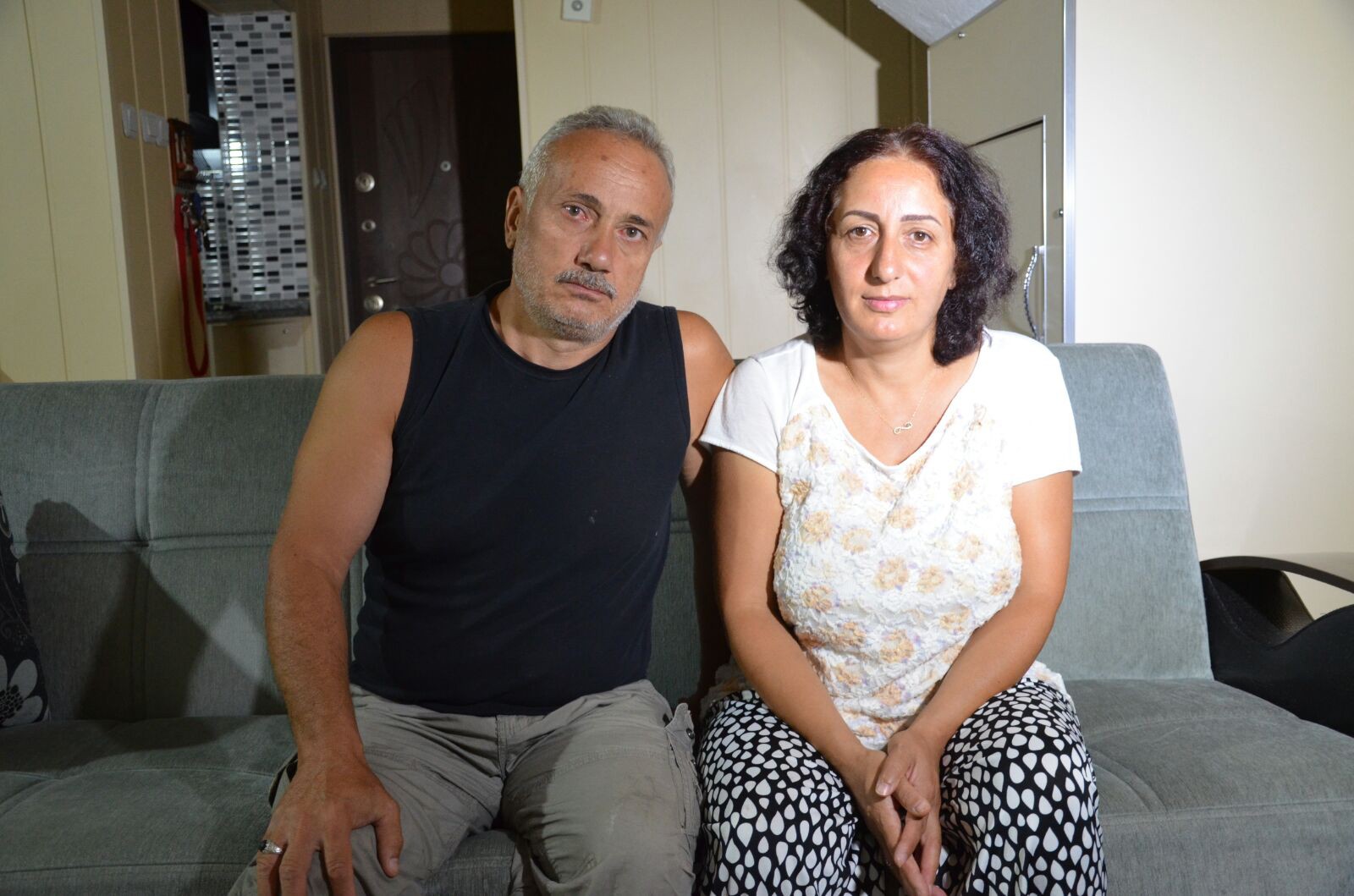 Marketten aldıkları ekmekten çivi çıktı!