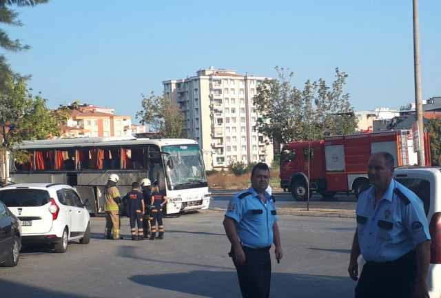 İzmir'de cezaevi servis aracı geçişi sırasında patlama