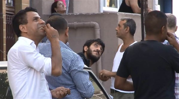 Dev operasyonu çekirdek yiyerek izlediler