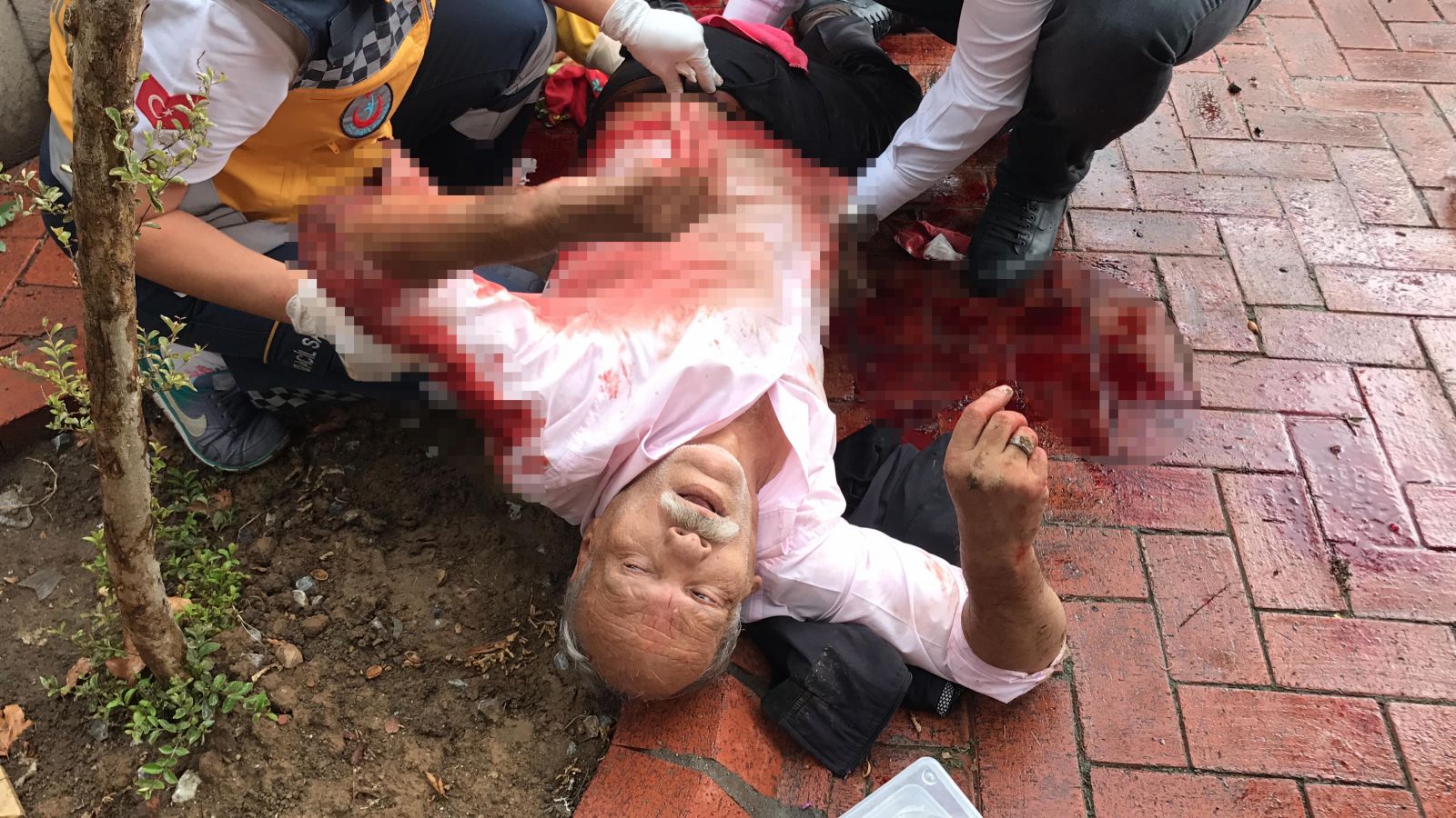 Okey oynadığı arkadaşını bıçakladı!